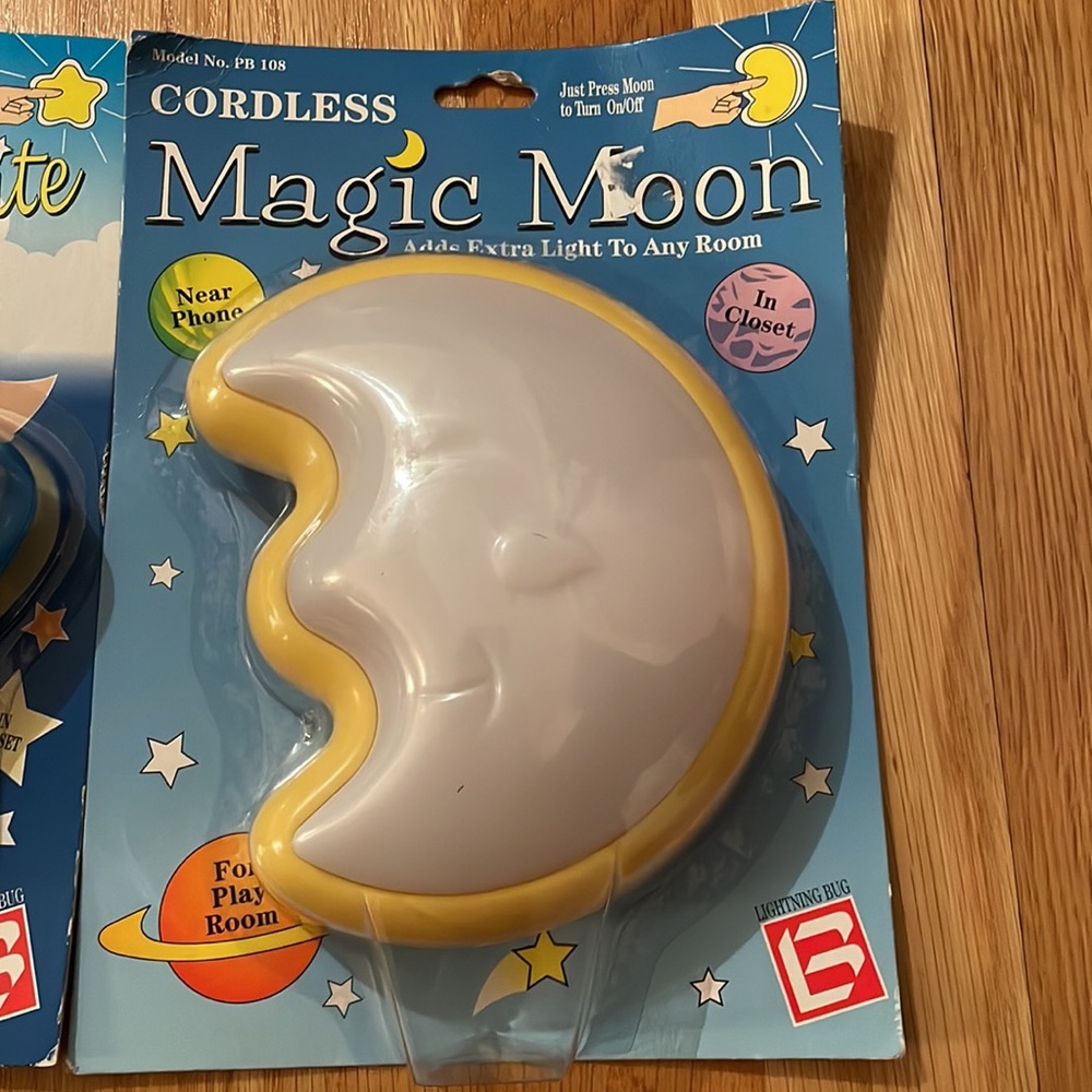 ๐ NIP VINTAGE Star ๐ & Moon ๐ Press On/Off Light - Picture 3 of 5